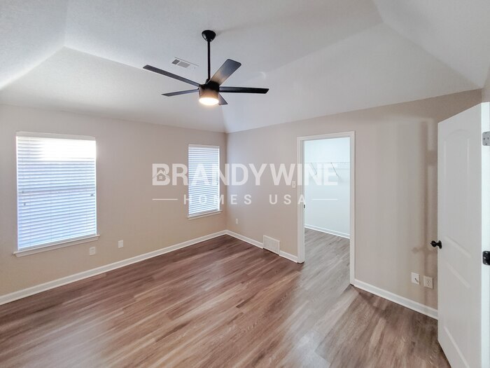 Building Photo - 10242 Evening Hill Dr