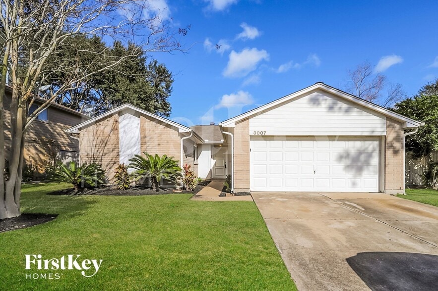 Primary Photo - 3007 Becket St