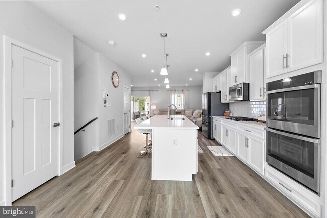 Building Photo - 56 Dolcie Ln