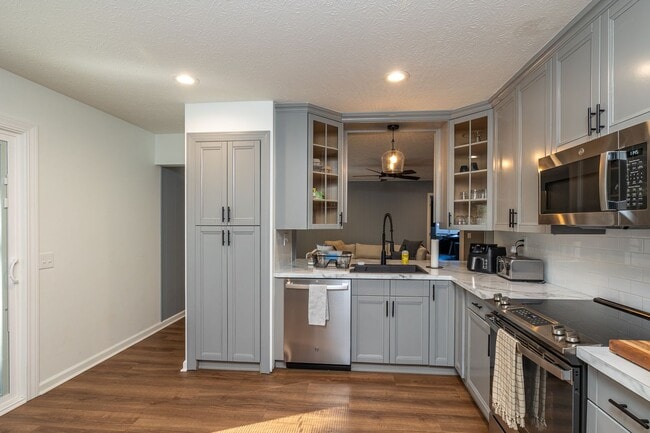 Building Photo - Gorgeous home for rent in very desirable M...