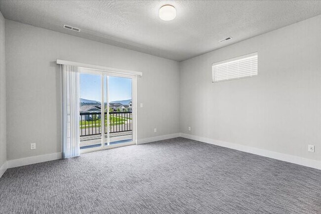 Building Photo - Perfectly designed 5-bedroom, 3-bath single family home