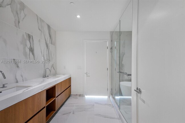 Building Photo - 1400 Biscayne Blvd