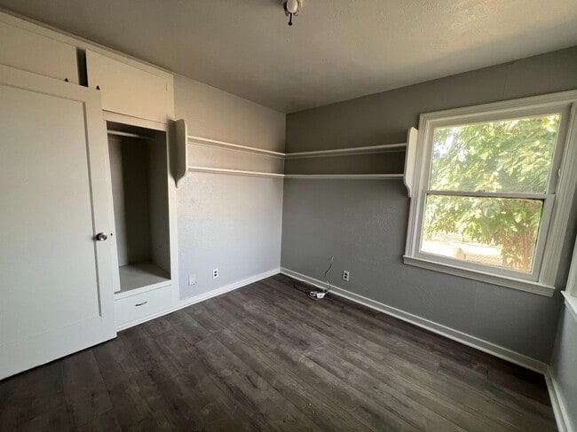 Building Photo - 20649 E American Ave