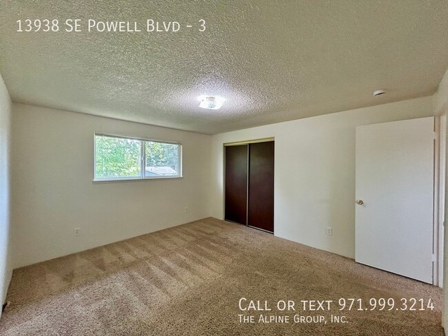 Building Photo - 13938 SE Powell Blvd