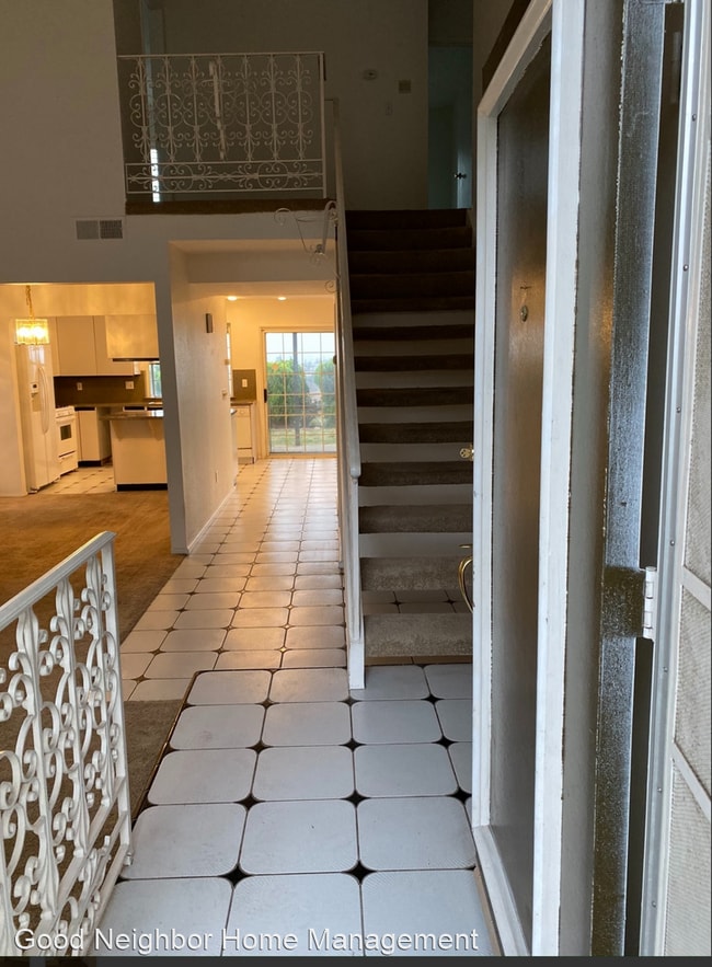 Building Photo - 4 br, 2.5 bath House - 3807 Via Escuda