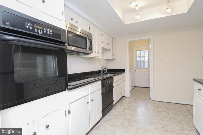Building Photo - 1709 Granite Ct