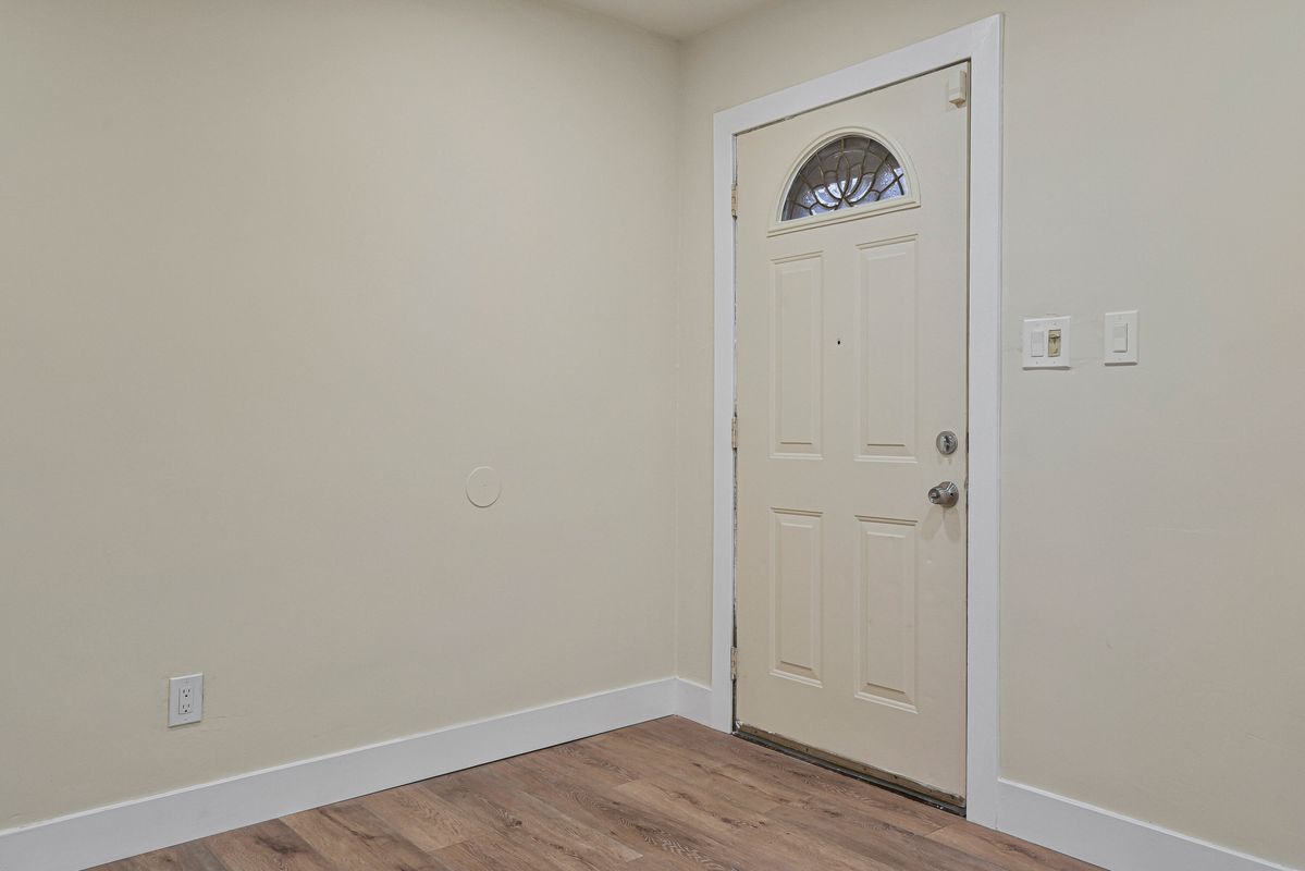 Building Photo - 3427 B St SE