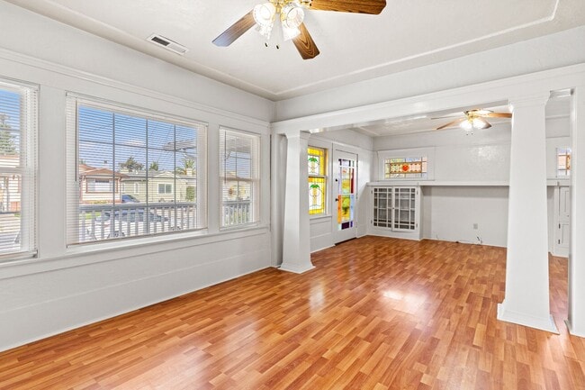 Building Photo - Beautiful Spacious 3 Bedroom Home w/ Brand...