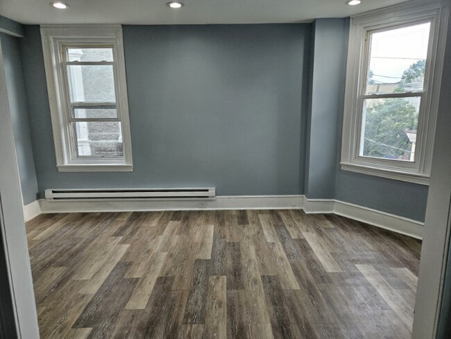 Building Photo - 16 S 50th St