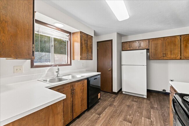 Building Photo - 2 Bedroom 1 Bathroom Duplex on the Boise B...