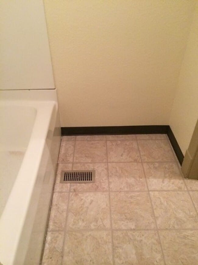 Building Photo - 464 Poplar St