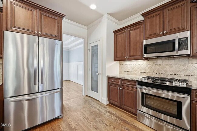 Building Photo - Lease OR Lease to Own