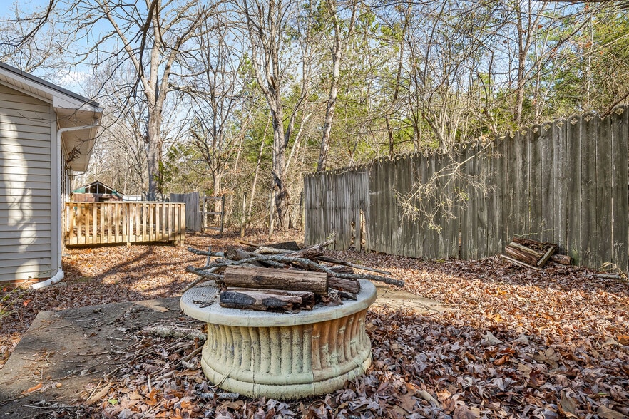Building Photo - 2143 Wildwood Rd