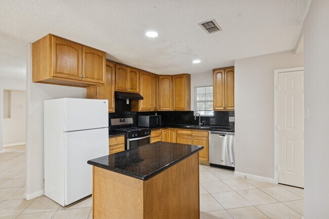 Building Photo - 1861 Dolphin Dr