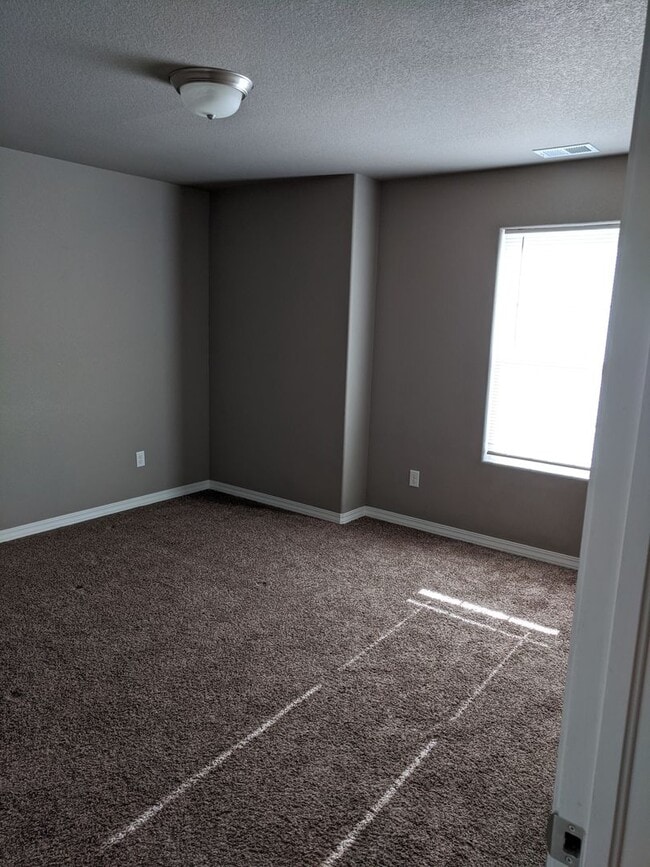 Building Photo - Open layout two-story home