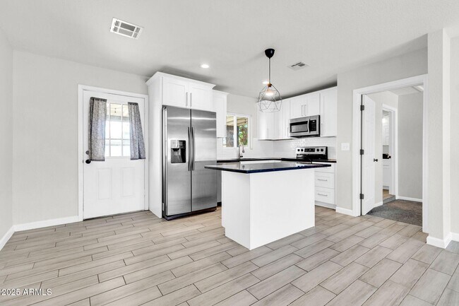 Building Photo - 449 E Harmony Ave