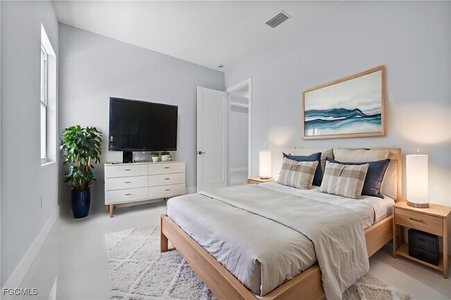 Building Photo - 3990 27th Ave NE