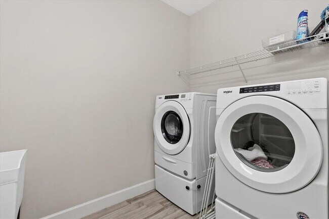 Building Photo - 3242 Anchor Bay Trail