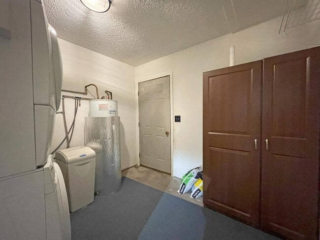 Building Photo - 2239 Independence Cir E