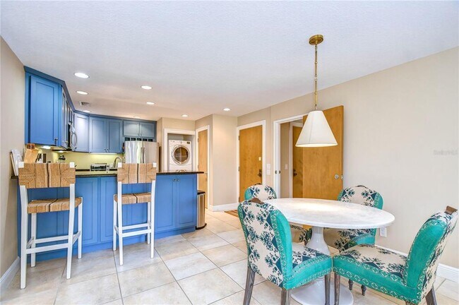 Building Photo - 29300 Bay Hollow Dr
