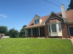 Building Photo - Coming Soon! Nice Home on Cul-Du-Sac Large...