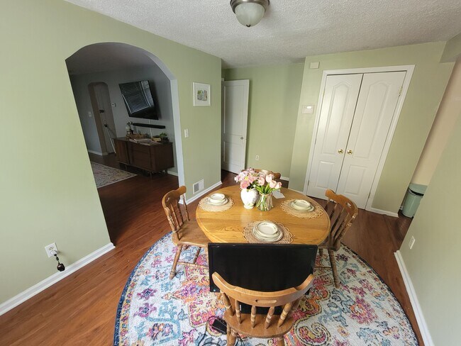 Building Photo - 450 Linden Ave