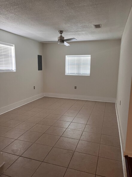 Building Photo - 7170 Wayside Dr