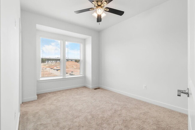 Building Photo - Rent – Brand New Townhome in the Watershed Community