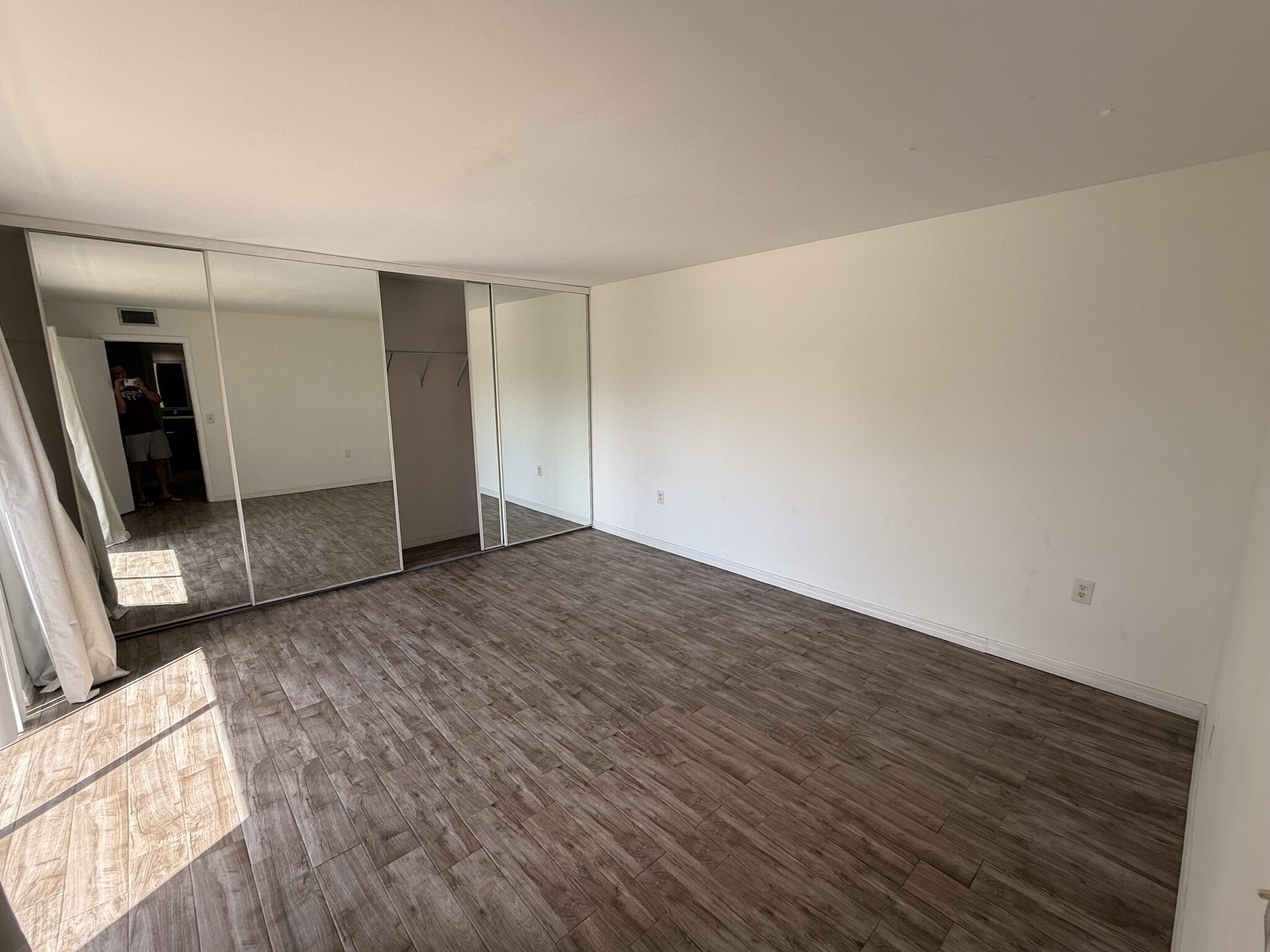 Building Photo - 3221 Meridian Way S