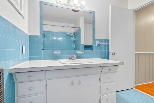 Building Photo - Furnished Room Rental - Pfafftown