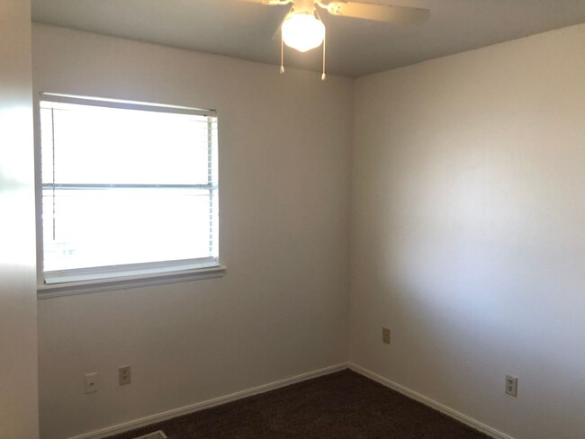 Building Photo - Moore Schools!! Newly remodeled 3 bed 2 ba...