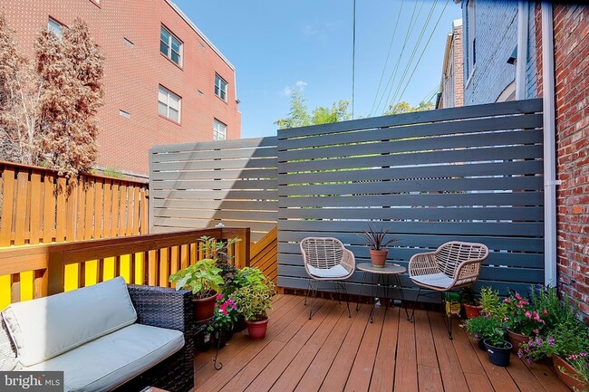 Building Photo - 2030 Flagler Pl NW