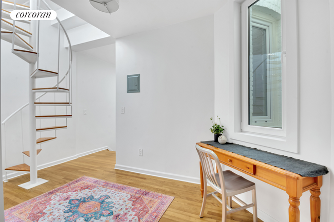 Building Photo - 404 15th St