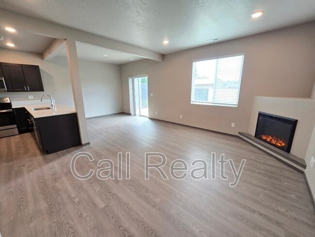 Building Photo - 9616 E Nixon Ln