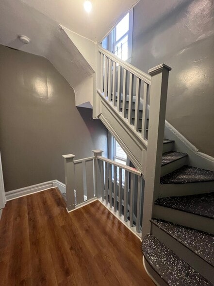 Building Photo - 55 Schley St