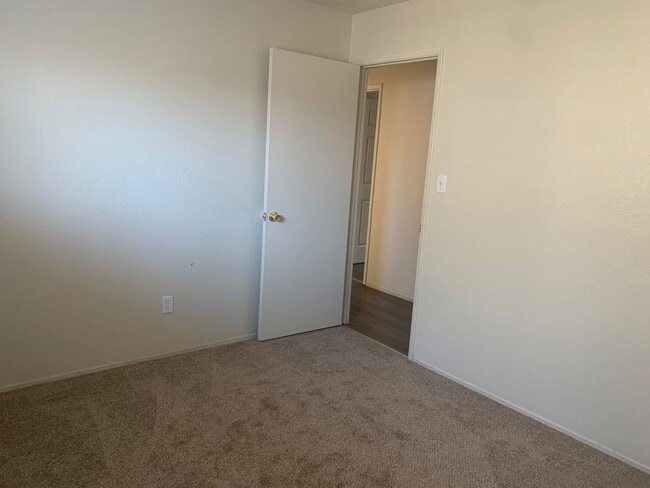 Building Photo - Rent Reduced-Won’t Last Long!!!