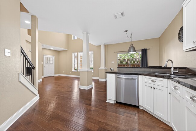 Building Photo - 65 Scarlet Woods Ct