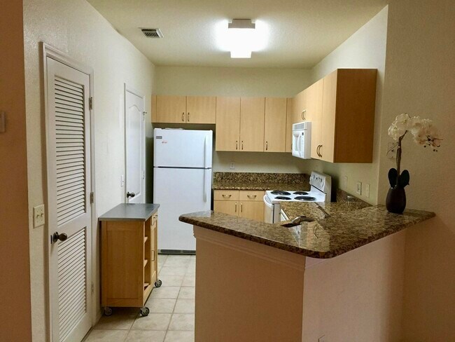Building Photo - 1802 Belmont Pl