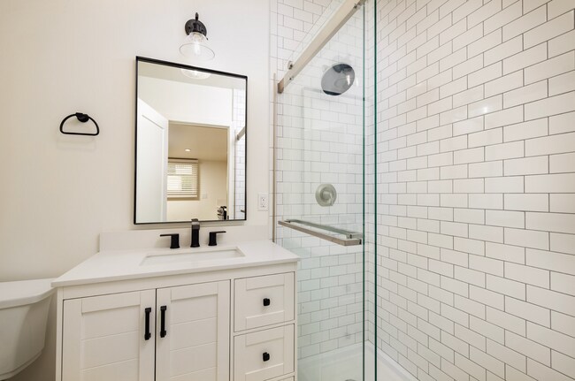 Building Photo - Studio - Downtown Santa Barbara