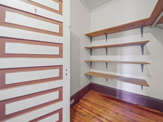 Building Photo - 4 Bedroom/2 Bath Home for Rent