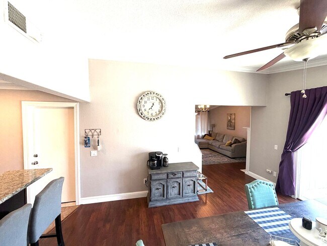 Building Photo - Desirable Home in Lincoln Village – A must see!