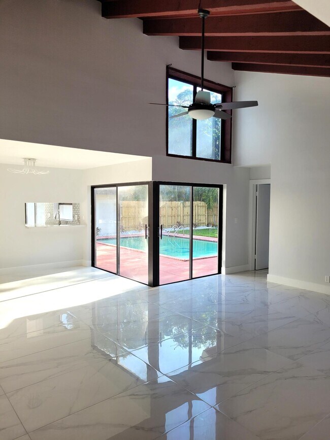 Building Photo - 4105 N 48th Ave