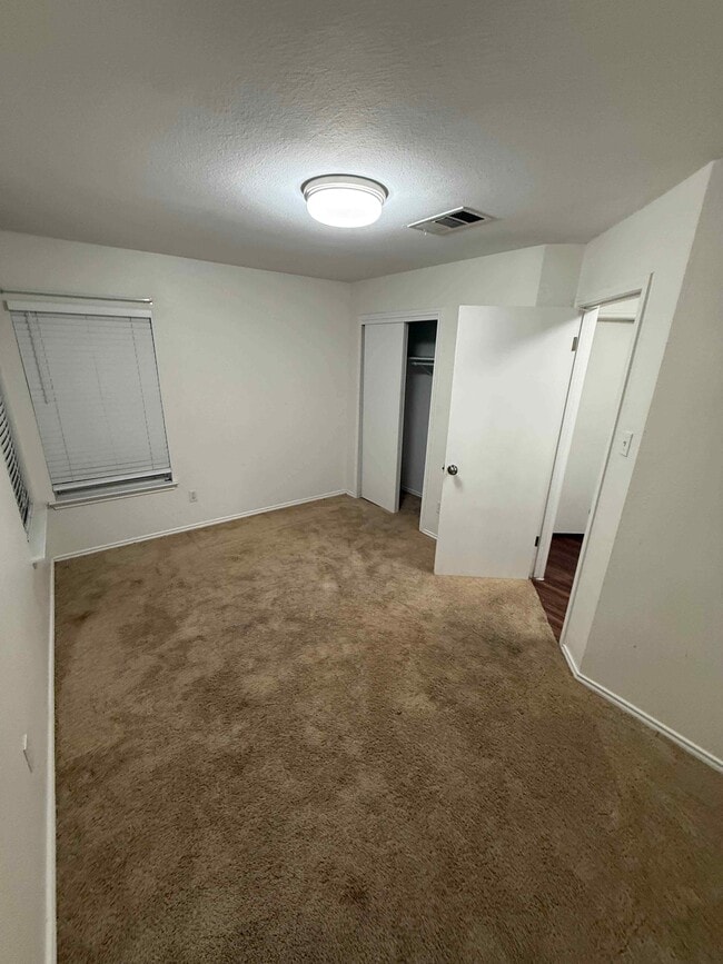 Building Photo - 1213 Deerhound Pl