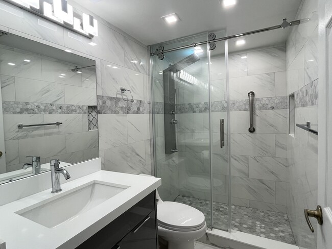 Building Photo - 2501 S Ocean Dr