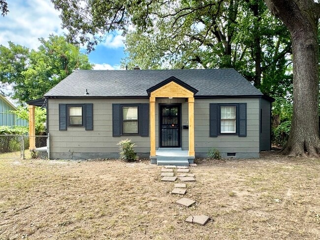 Primary Photo - 845 Gracewood St