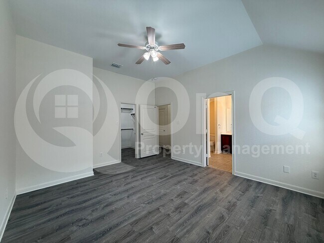 Building Photo - 2716 Watercress Dr
