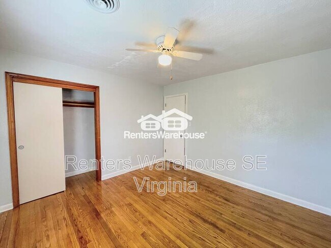 Building Photo - 712 Woodstock Rd