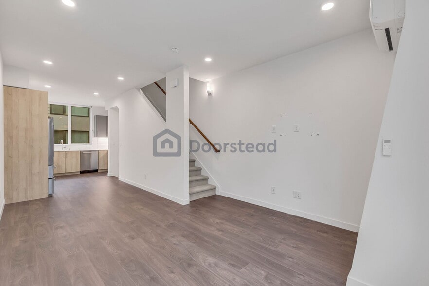 Building Photo - 6309 9th Ave NE