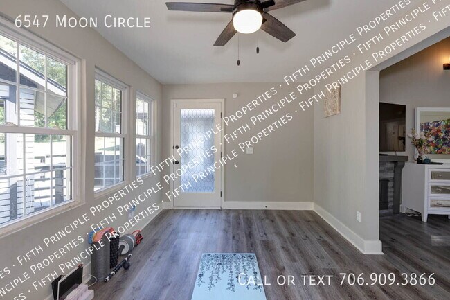 Building Photo - 6547 Moon Cir