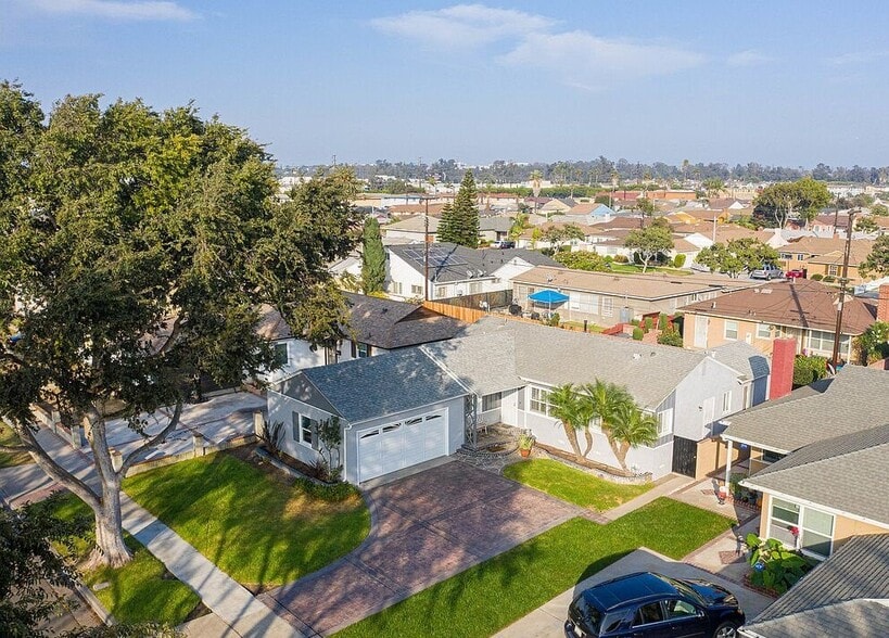 Building Photo - 13016 Wilkie Ave